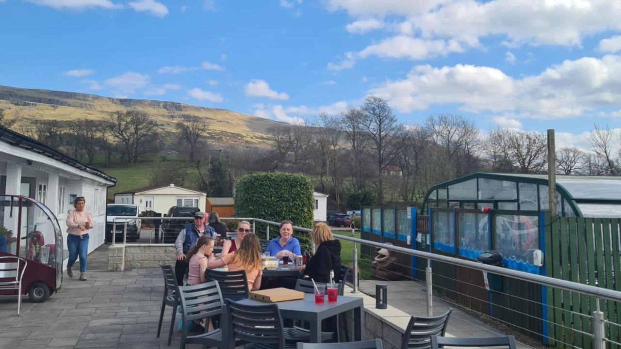 Campsie Glen Holiday Park Fintry ภายนอก รูปภาพ