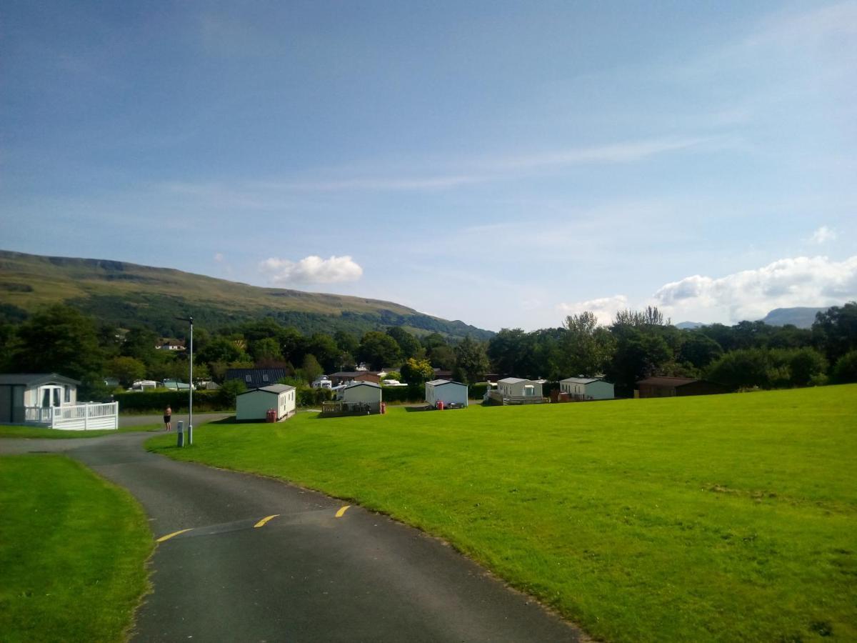 Campsie Glen Holiday Park Fintry ภายนอก รูปภาพ