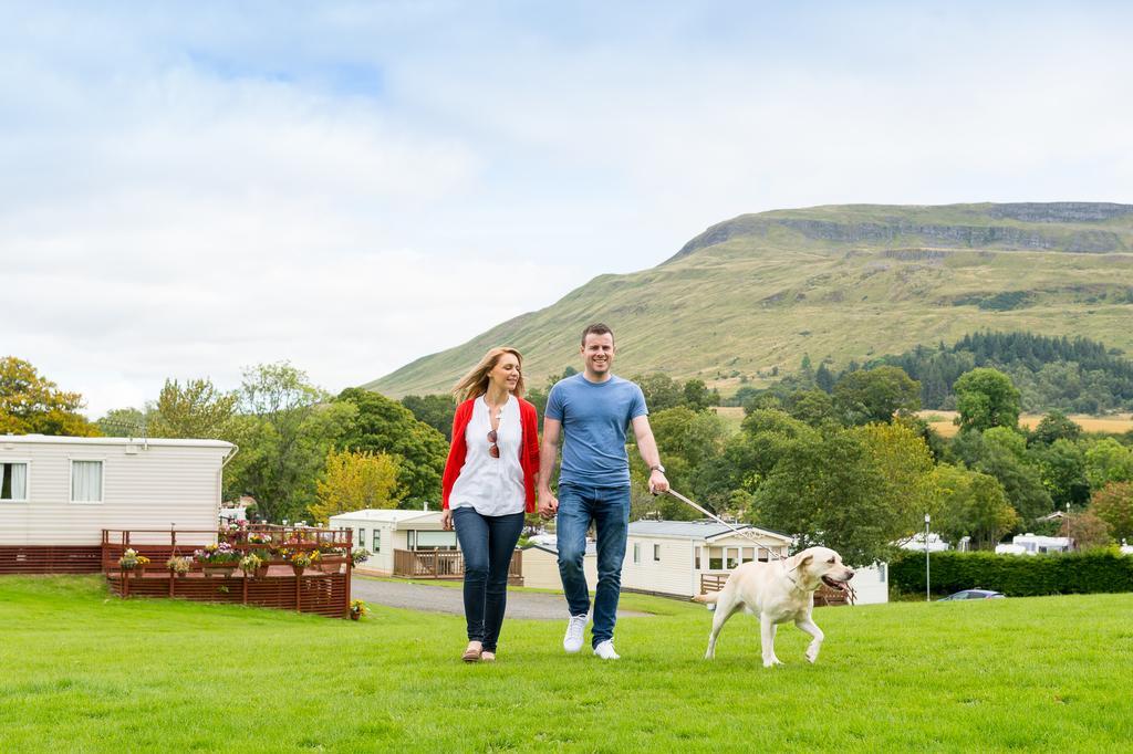 Campsie Glen Holiday Park Fintry ภายนอก รูปภาพ